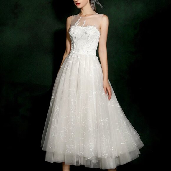 Dress: worn only for an hour - Picture 15 of 16